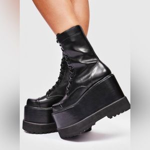 Black Dizzy Platform Boots